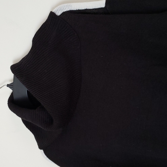 Alison Andrews color block sweater, black and white, lace up side, Sz L - Picture 3 of 7